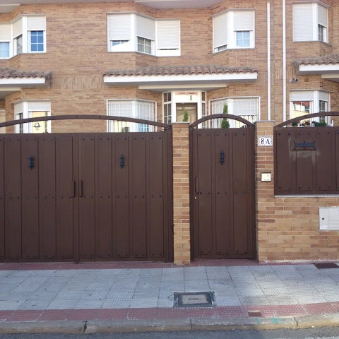 Puertas abatibles Puertas abatibles