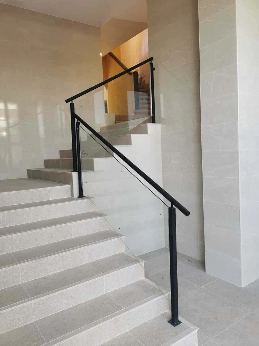 barandilla hierro y cristal