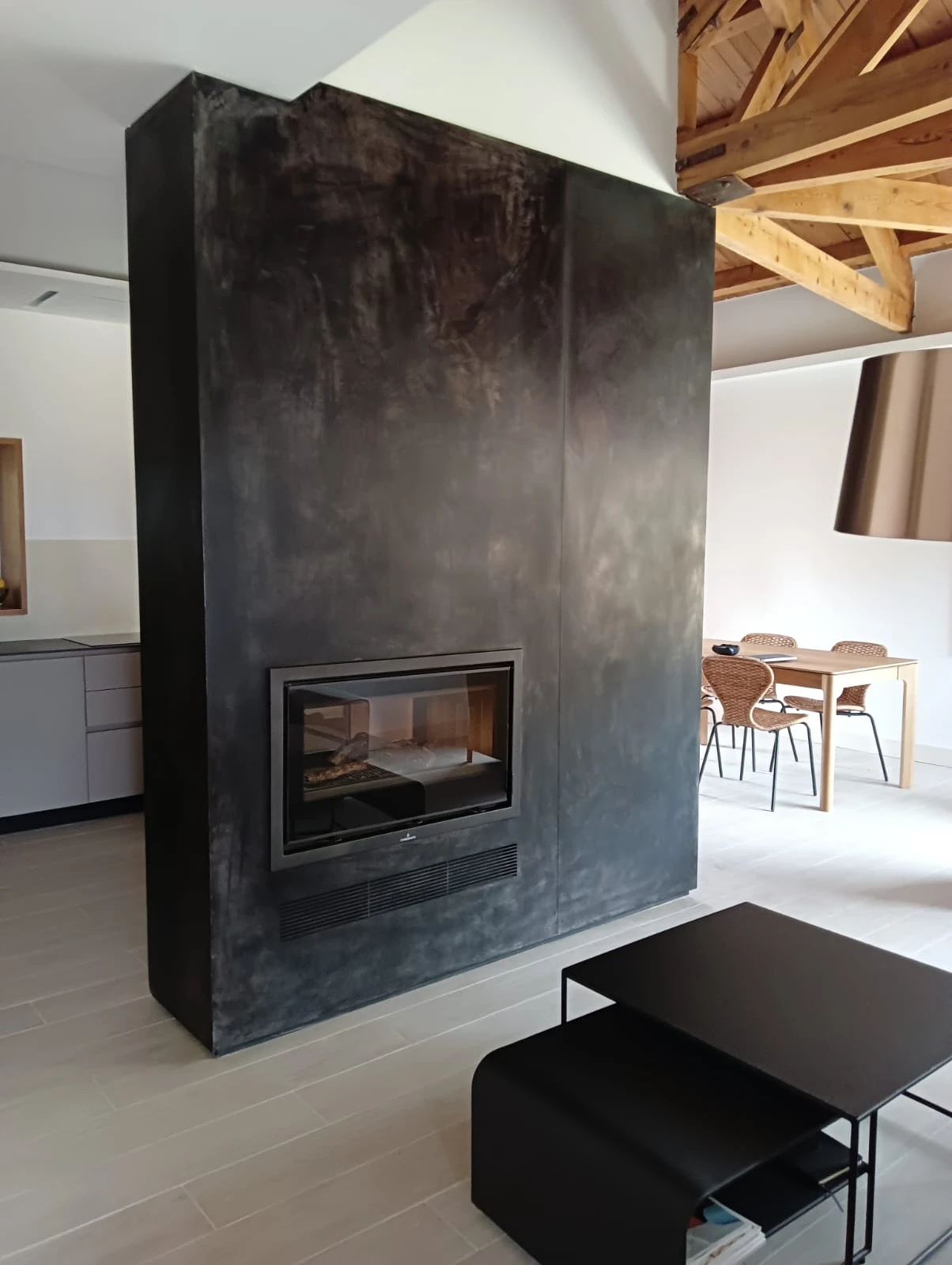 chimenea visible ambos lados
