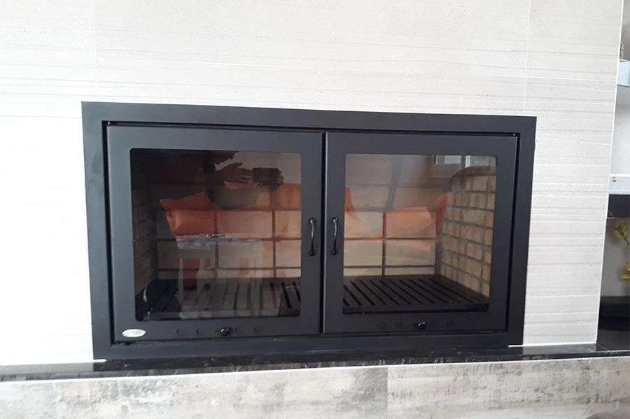 puerta chimenea dos hojas